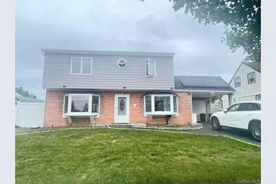 110 Parkside Drive N, Levittown, NY 11756 - Photo 1