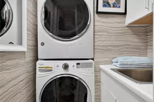 100 Hilton Ave, Garden City, NY 11530 - Photo 21