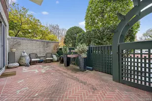 100 Hilton Ave, Garden City, NY 11530 - Photo 17