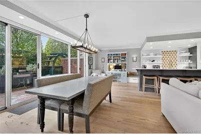 100 Hilton Avenue #M32, Garden City, NY 11530 - Photo 9