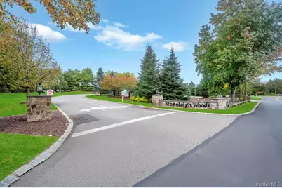 4 Haverton Court, Riverhead, NY 11901 - Photo 3