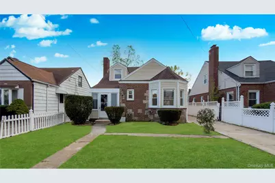 138 Windsor Parkway, Hempstead, NY 11550 - Photo 13