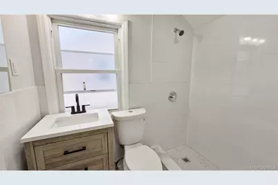 138 Windsor Parkway, Hempstead, NY 11550 - Photo 31