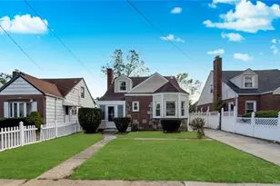 138 Windsor Pkwy, Hempstead, NY 11550 - Photo 3