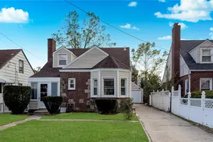 138 Windsor Pkwy, Hempstead, NY 11550 - Photo 5