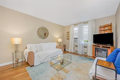 22 Mulford Place #2D, Hempstead, NY 11550 - Photo 5