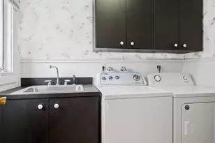 148 Woodhull Ave, Riverside, NY 11901 - Photo 17