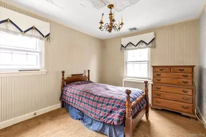 47-44 Glenwood Street, Little Neck, NY 11362 - Photo 13