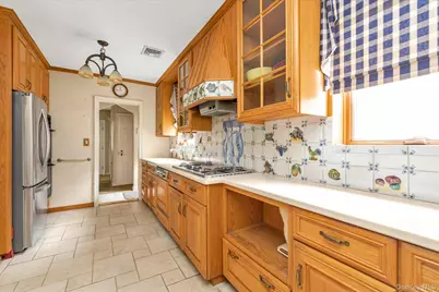 47-44 Glenwood Street, Little Neck, NY 11362 - Photo 9