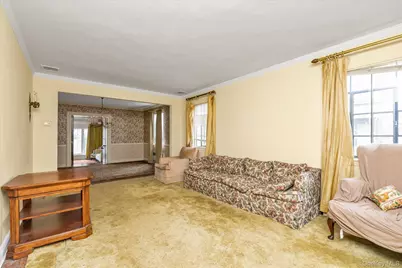 47-44 Glenwood Street, Little Neck, NY 11362 - Photo 5