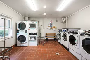 21 Glen Hollow Dr, Holtsville, NY 11742 - Photo 19