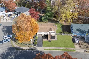 15 Santam Ct, Bay Shore, NY 11706 - Photo 27