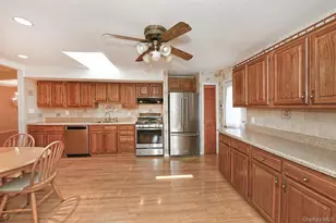 185 S Plaisted Ave, Smithtown, NY 11788 - Photo 19