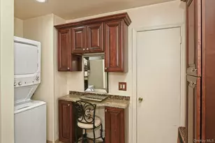 185 S Plaisted Ave, Smithtown, NY 11788 - Photo 29