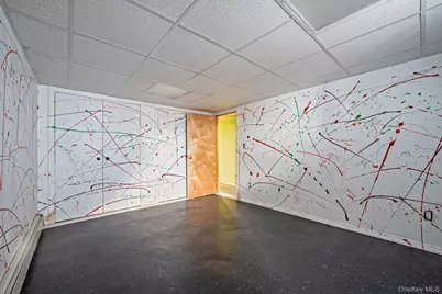 2001 N Jerusalem Road, East Meadow, NY 11554 - Photo 25