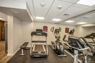 93 Palo Alto Dr, Plainview, NY 11803 - Photo 19