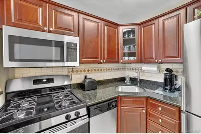 10 Old Mamaroneck Road #4K, White Plains, NY 10605 - Photo 9