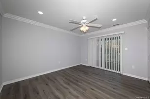 401 Lake Pointe Ct, Middle Island, NY 11953 - Photo 5