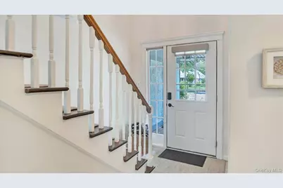 10 Lealand Lane #Unit 19, Southampton, NY 11968 - Photo 3