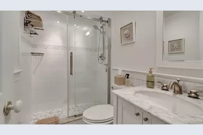 10 Lealand Lane #Unit 19, Southampton, NY 11968 - Photo 15