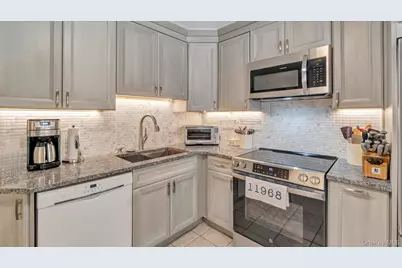 10 Lealand Lane #Unit 19, Southampton, NY 11968 - Photo 11