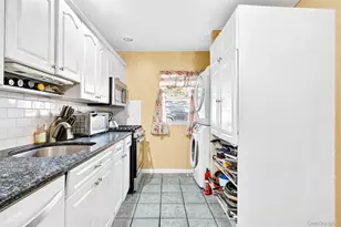 31 Farley Dr, West Haverstraw, NY 10993 - Photo 3