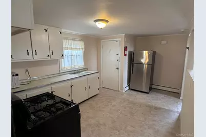 308 Lucille Avenue #2nd floor, Elmont, NY 11003 - Photo 5