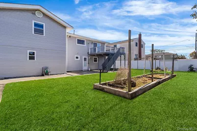 74 Venetian Prom, Lindenhurst, NY 11757 - Photo 31