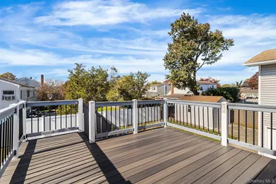 74 Venetian Prom, Lindenhurst, NY 11757 - Photo 33