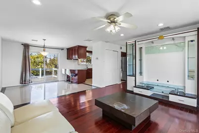 74 Venetian Prom, Lindenhurst, NY 11757 - Photo 5