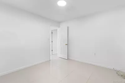 74 Venetian Prom, Lindenhurst, NY 11757 - Photo 27