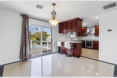 74 Venetian Prom, Lindenhurst, NY 11757 - Photo 7