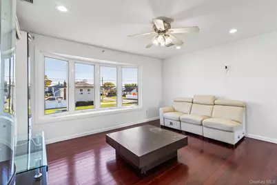 74 Venetian Prom, Lindenhurst, NY 11757 - Photo 3