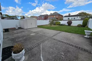 159-27 81st St, Howard Beach, NY 11414 - Photo 23