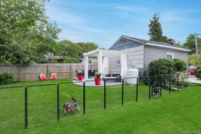 70 Fanning Avenue, Hampton Bays, NY 11946 - Photo 5