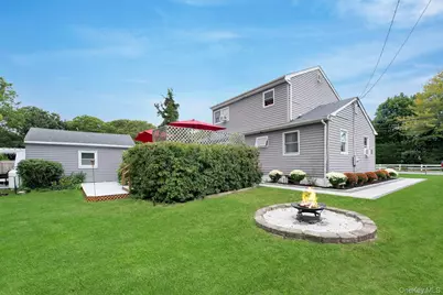 70 Fanning Avenue, Hampton Bays, NY 11946 - Photo 3