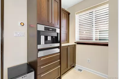 8318 58th Avenue, Middle Village, NY 11379 - Photo 11