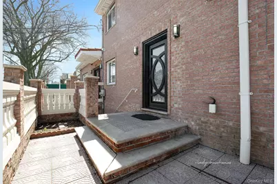 8318 58th Avenue, Middle Village, NY 11379 - Photo 33