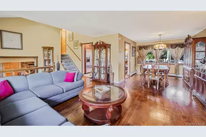 9 Dean Court, Commack, NY 11725 - Photo 13