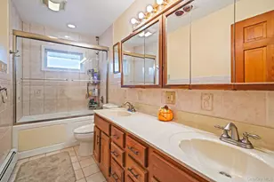 9 Dean Ct, Commack, NY 11725 - Photo 19