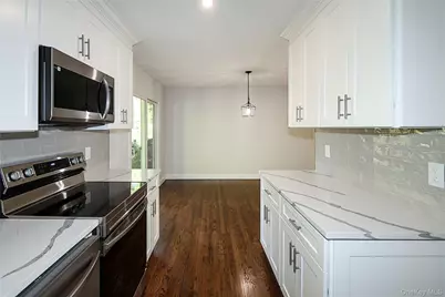 10 Smith, Yaphank, NY 11980 - Photo 13