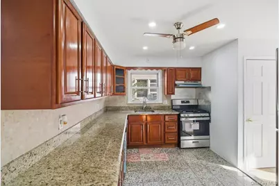 1040 Brookside Avenue, Uniondale, NY 11553 - Photo 11