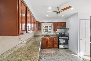 1040 Brookside Ave, Uniondale, NY 11553 - Photo 11