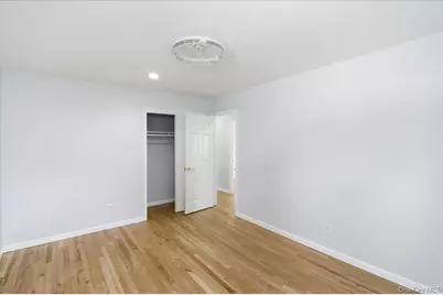 1040 Brookside Avenue, Uniondale, NY 11553 - Photo 17