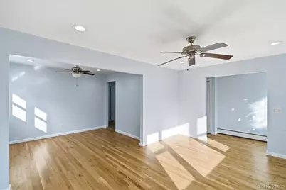 1040 Brookside Avenue, Uniondale, NY 11553 - Photo 7