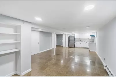 1040 Brookside Avenue, Uniondale, NY 11553 - Photo 23