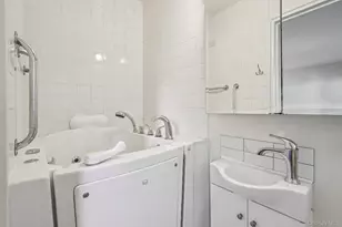 71 Dora Ln, New Rochelle, NY 10804 - Photo 21