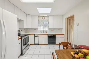 71 Dora Ln, New Rochelle, NY 10804 - Photo 9