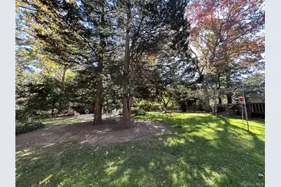 21 Lakeview Drive, Middle Island, NY 11953 - Photo 23