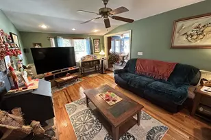 21 Lakeview Dr, Middle Island, NY 11953 - Photo 11